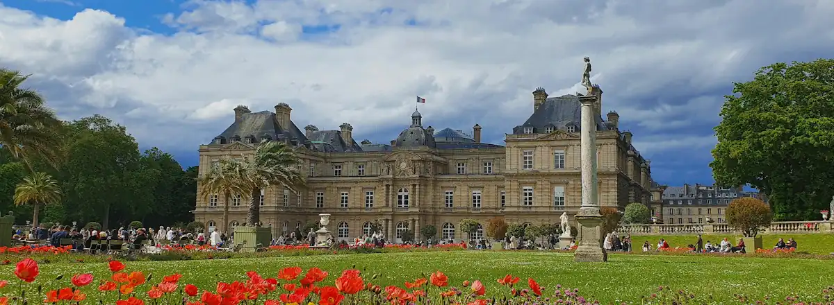 Le jardin du Luxembourg fleuri, à Paris